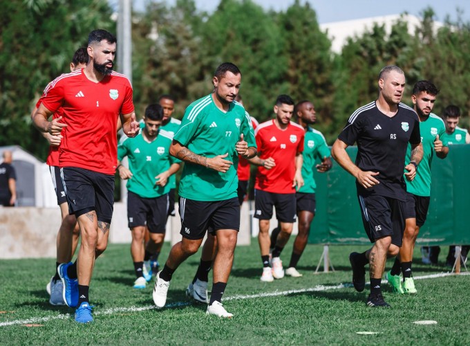 Aris kicked off  the pre-season gallery image 6