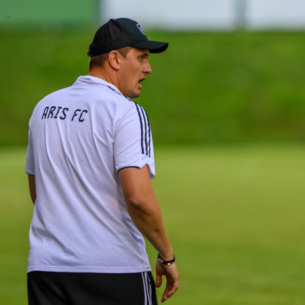 Aris lost to Dinamo Kyiv image 9