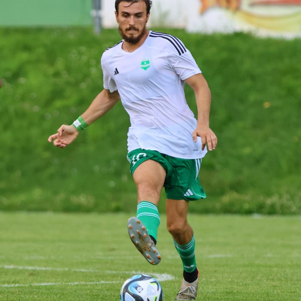 Aris lost to Dinamo Kyiv image 10