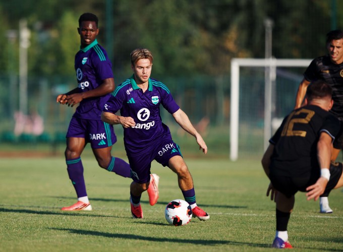 Final pre-season test ends in defeat Gallery image 5