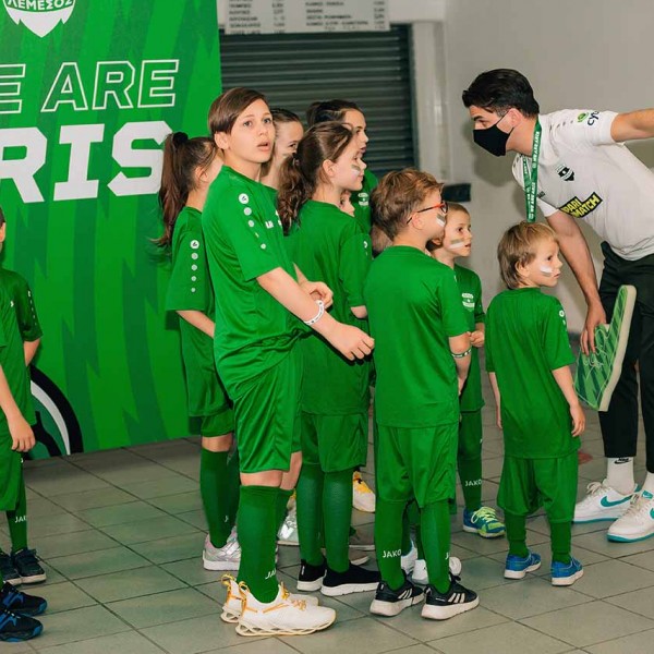 Ukrainian Refugee Kids Escort ARIS  image 6
