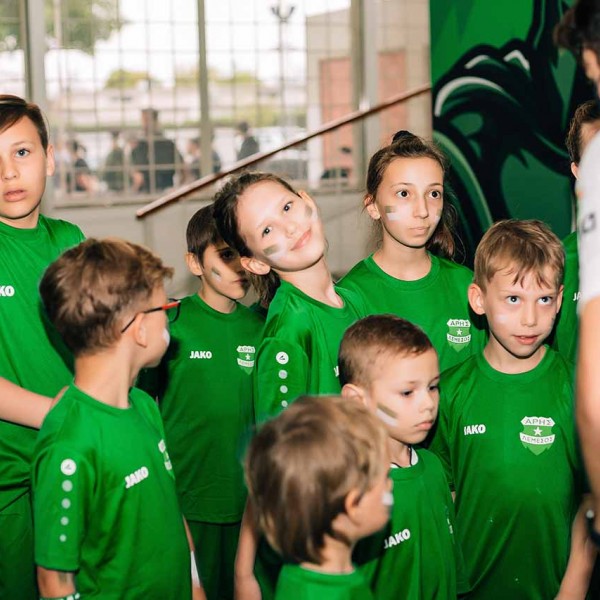 Ukrainian Refugee Kids Escort ARIS  image 7