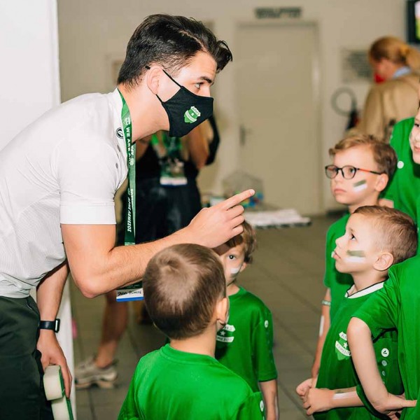 Ukrainian Refugee Kids Escort ARIS  image 8