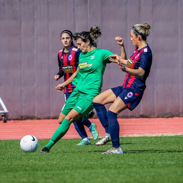 Hard fought victory for the women’s team image 5